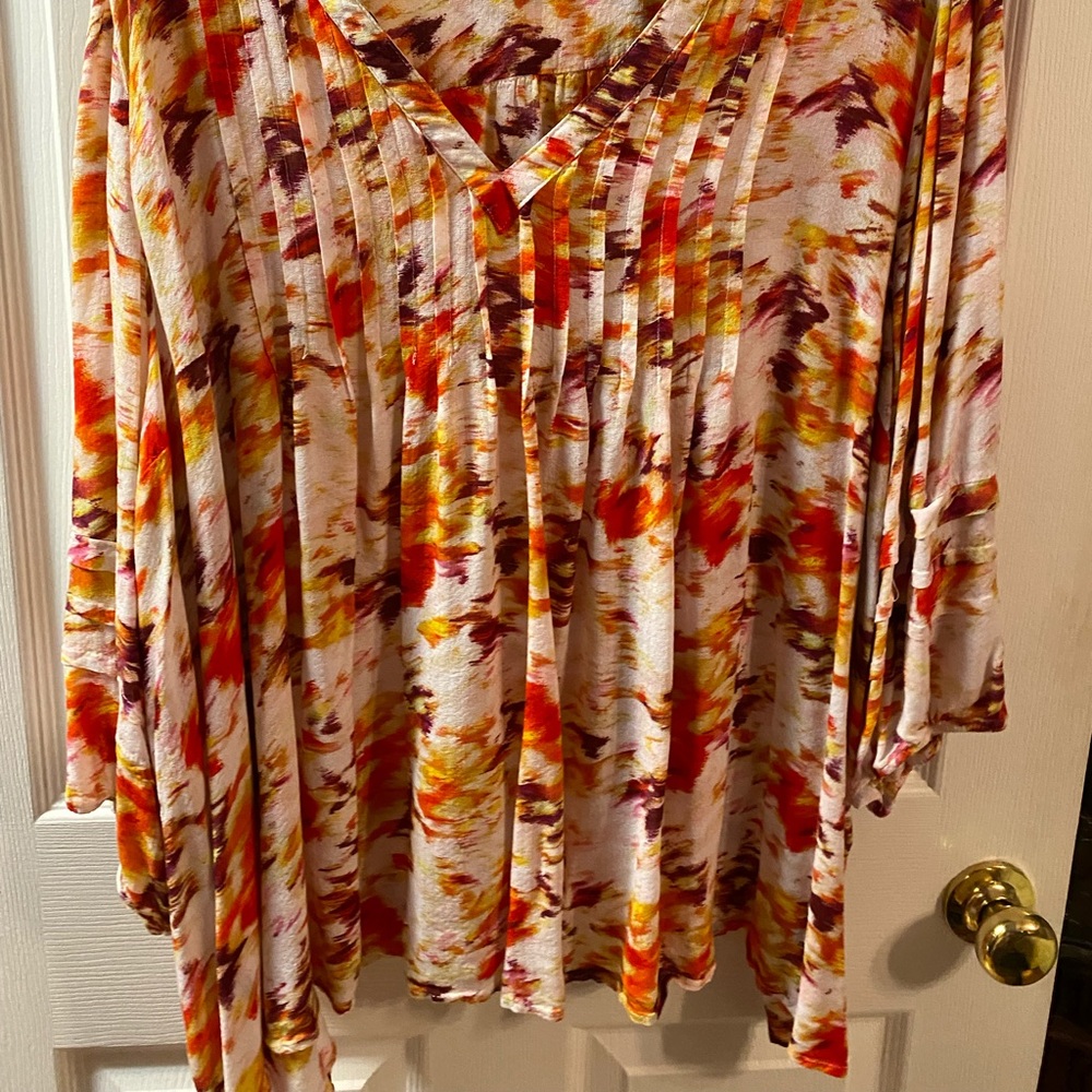 Bright light weight top